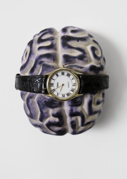 Daphne Ahlers, Der fiktive Unternehmer (9:55), 2022. Plaster, ink, wristwatch. Courtesy of the artist and Sundy, London. Photo: Liam Tickner.