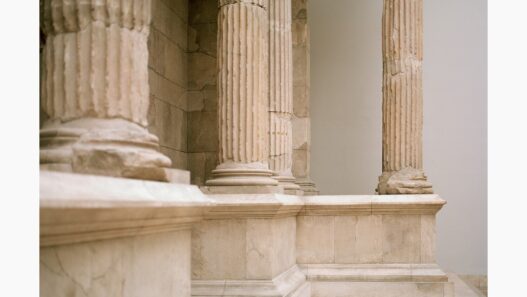 Bleda y Rosa, Mercado (Market). Entrance to the market in Miletus. Pergamon Museum, Berlin, 2021. From “Typologies,” ongoing since 2007. © Bleda y Rosa, VEGAP, Barcelona, 2022.