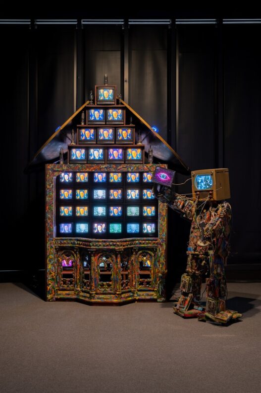 Nam June Paik, Cyberforum, 1994. Korean Folk Village Art Museum Collection.