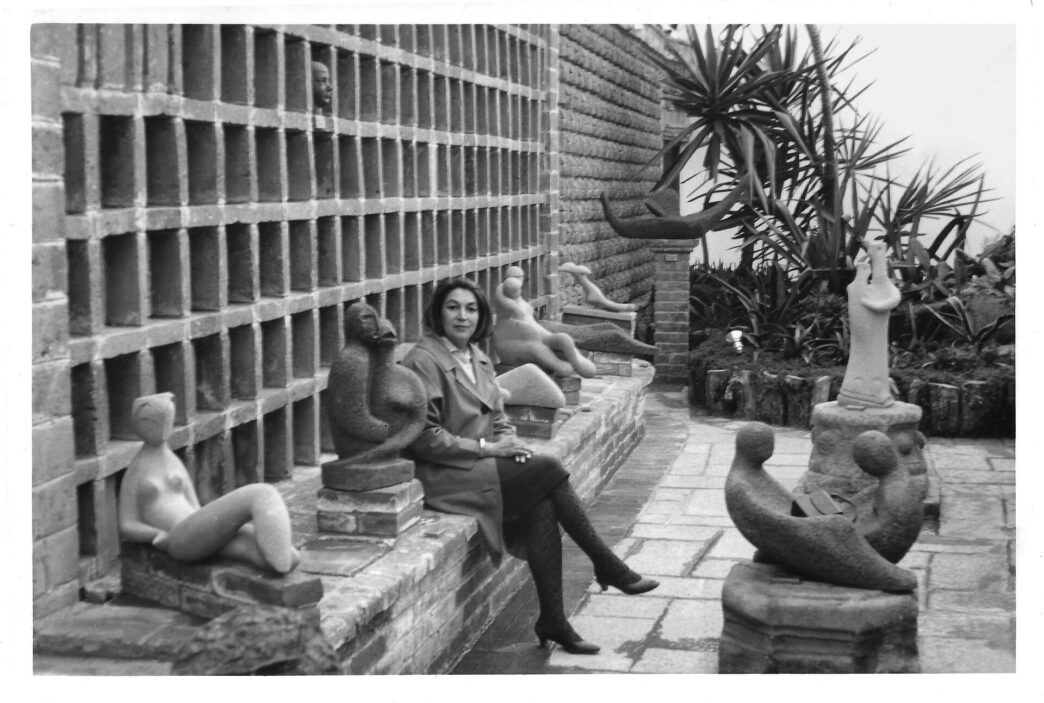 Geles Cabrera in the museum of her work (El Museo Escultórico), circa 1960s. © Geles Cabrera Archives. Courtesy of the artist and Galería Agustina Ferreyra.