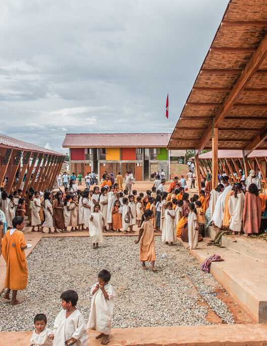 Marta Maccaglia (Semillas), Paulo Afonso, Ignacio Bosch, Borja Bosch, Chuquibambilla School, Pangoa, Perú, 2013. Photo: Paulo Afonso.