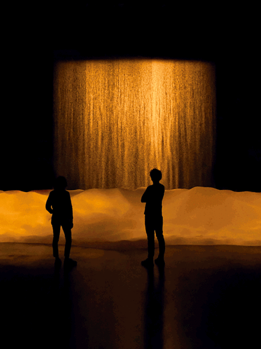 [1] Stéphane Thidet, Bruit rose, 2022. Installation view, LiFE, Saint-Nazaire, France, 2022. Courtesy of Aline Vidal. Photo: Martin Launay. [2] Nicolas Deshayes, Chambre froide, 2022. Installation view, Le Grand Café, Saint-Nazaire, France, 2022. Courtesy of Modern Art. Photo: Marc Domage.