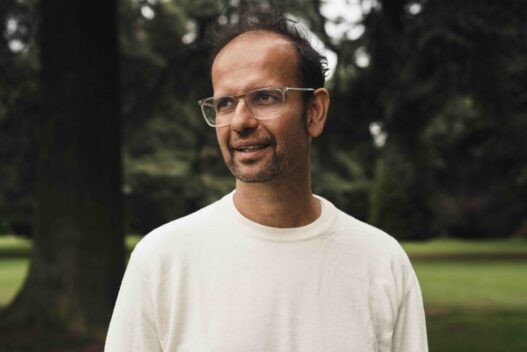 Tino Sehgal in the grounds at Blenheim. Photo by Edd Horder. Courtesy of Blenheim Art Foundation.