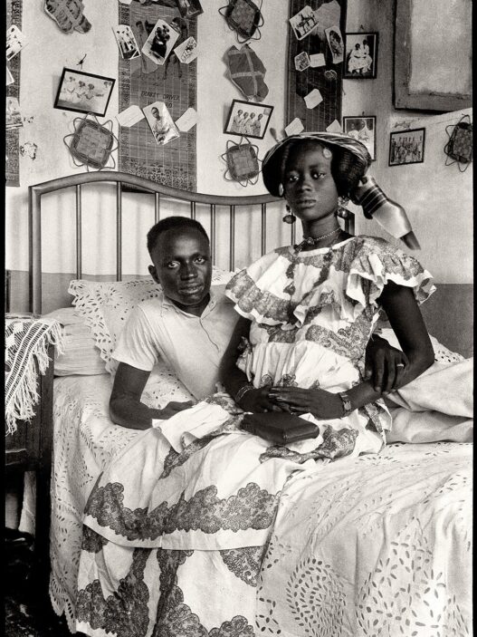 Macky Kane and Fatou Thioune, 1941. Self-portrait, scan from gelatin negative, 9 x 13 cm. Courtesy of Linguere Fatou Fall and Revue Noire.