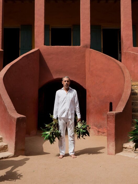 Ayrson Heráclito, O Sacudimento da Maison des Esclaves em Gorée, 2015. Video installation. Duration 8’ 32''. Color, sound. Courtesy of the artist.