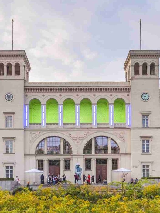 Exterior view of the Hamburger Bahnhof – Museum für Gegenwart – Berlin with the light installation "Untitled" by Dan Flavin