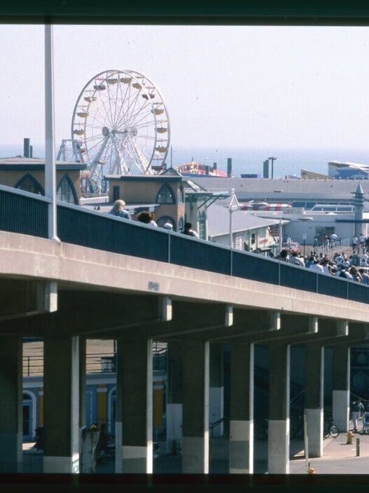 André Corboz, Santa Monica as seen from personal desk during Getty Center residency, 1993. Fondo A. Corboz, Biblioteca dell’Accademia di architettura, USI.