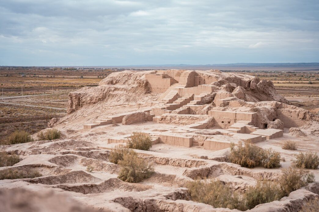 Toprak Kala, also known as the 'Fortress of Earth', is an ancient city located in the Kyzylkum Desert of Uzbekistan. This photo, taken from the top of one of the city's defensive walls, offers a breathtaking view of the surrounding desert and the remains of the city's ancient buildings. . Image © Vyacheslav Pak (courtesy of ACDF)