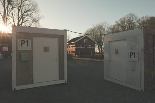 View of Tenthaus’s artist residency units P1—Mobile Atelier, situated at the MOMENTUM 12 site in Jeløya, Moss. Photo: Vlad Molodez.